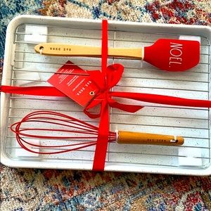 Rae Dunn Baking Set